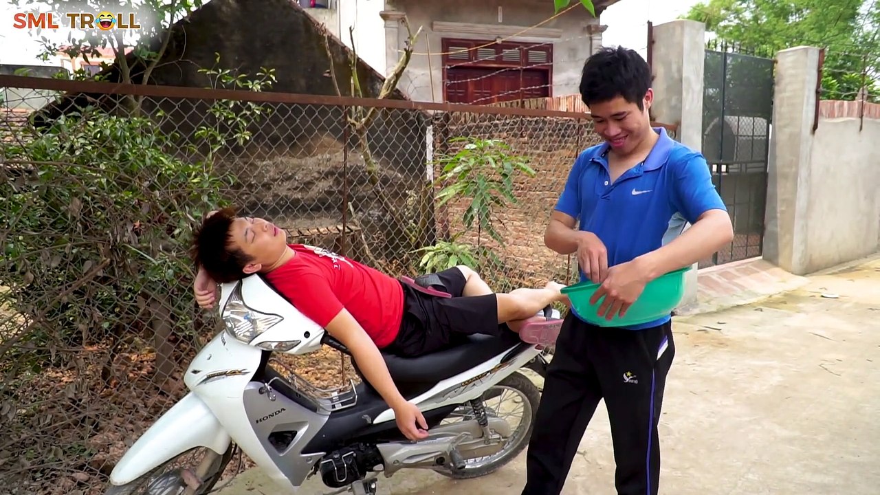 TRY NOT TO LAUGH CHALLENGE    Comedy Videos 2019 - Episode 1 - Funny Vines