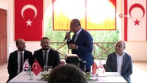 Dışişleri Bakanı Çavuşoğlu, resmi temaslarda bulunmak üzere geldiği Kuzey Kıbrıs Türk Cumhuriyeti'nin  Karpaz bölgesinde yer alan Yenierenköy beldesinde vatandaşlarla bir araya geldi