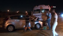 Adana’da yolcu minibüsü ve otomobil kafa kafaya çarpıştı: 7 yaralı
