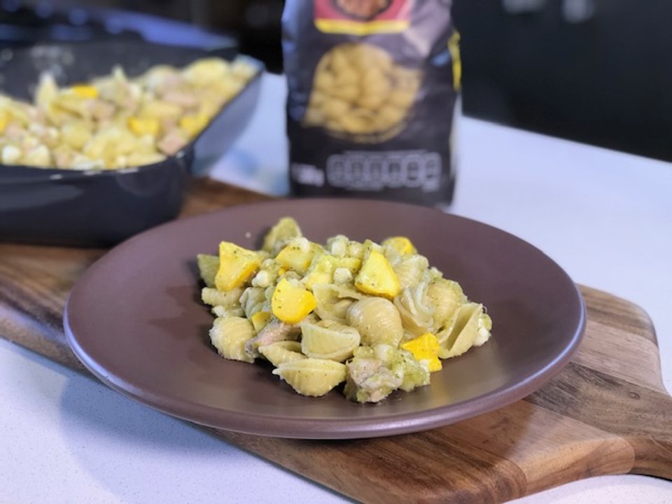Pasta mexicana verde con puerco, calabacitas y elote - Cocina con Conexión - Sonia Ortiz con Jua Farré