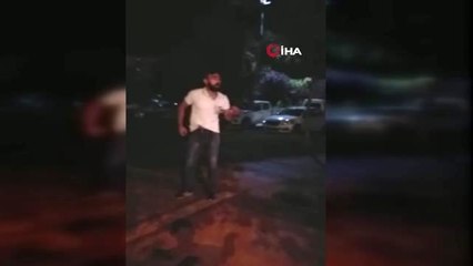 Önce polise yumruk attı, sonra kendini kesti