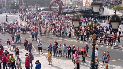 Pensionistas de Bizkaia reclaman una semana más "pensiones dignas"