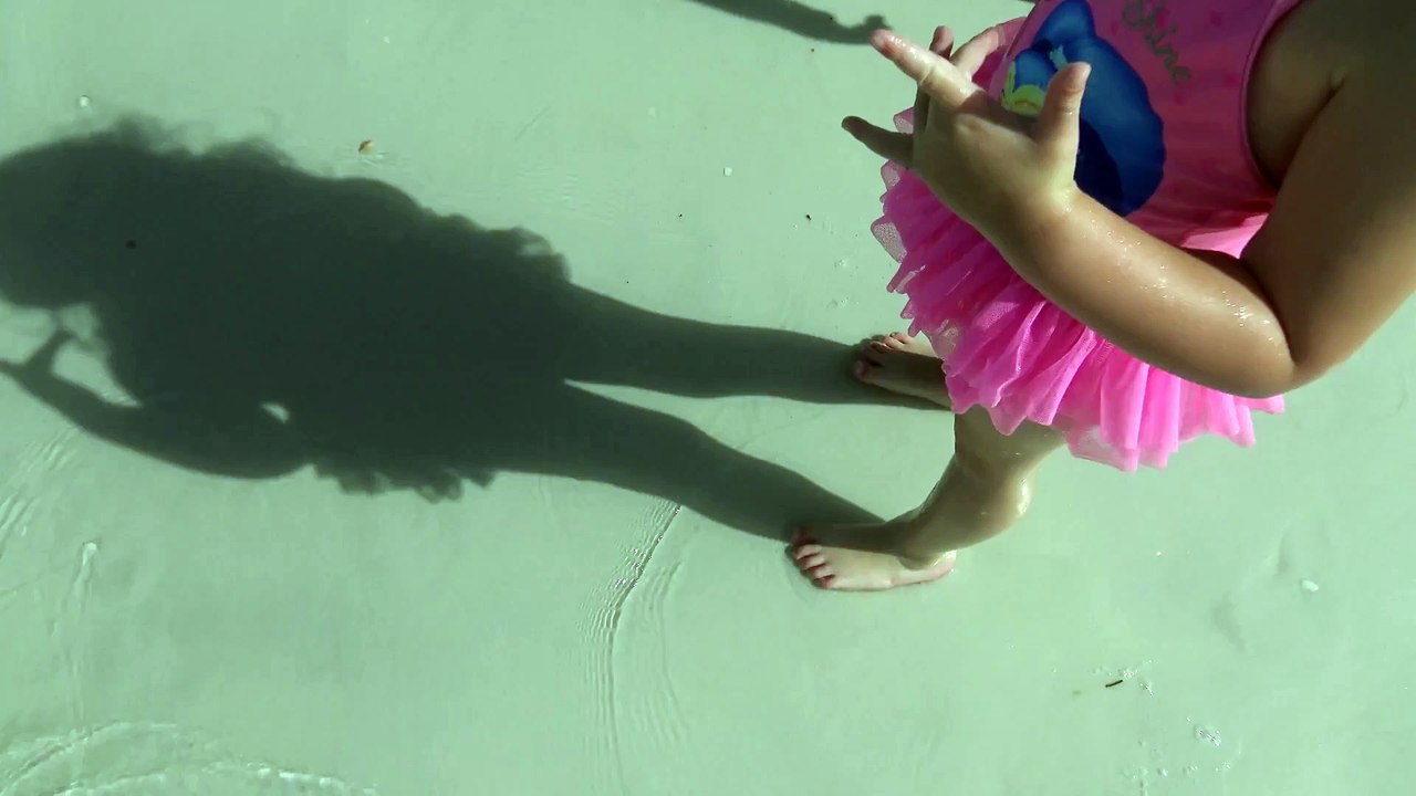 Passeando e  se Divertindo  na  Praia