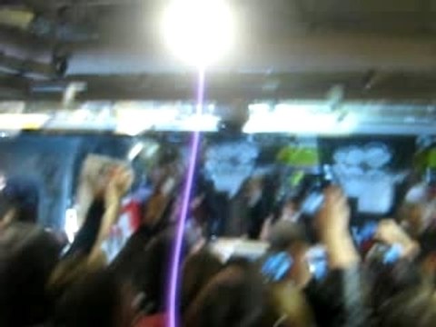 Arrivée des Killerpilze Seance dédicasse Galeries