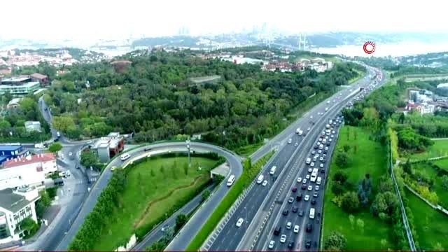 15 Temmuz Şehitler Köprüsü'nde okulun ilk günü oluşan trafik havadan görüntülendi