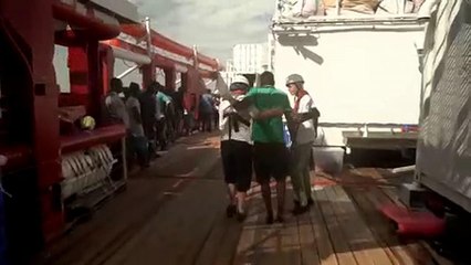 Download Video: Ocean Viking, altri 50 migranti soccorsi al largo della Libia