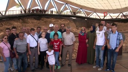 Göremedikleri Göbeklitepe’yi dinleyerek gezdiler
