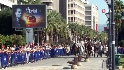 İzmir'in Kurtuluşu atlı süvarilerle kutlandı