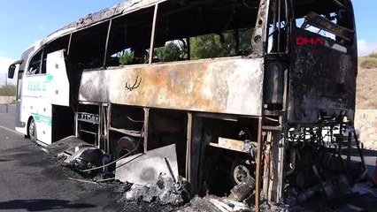 Sivas'ta seyir halindeki otobüs yandı