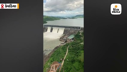 નર્મદા ડેમનો આકાશી નજારો, ડેમ છલોછલ અને ચોમેર હરિયાળી