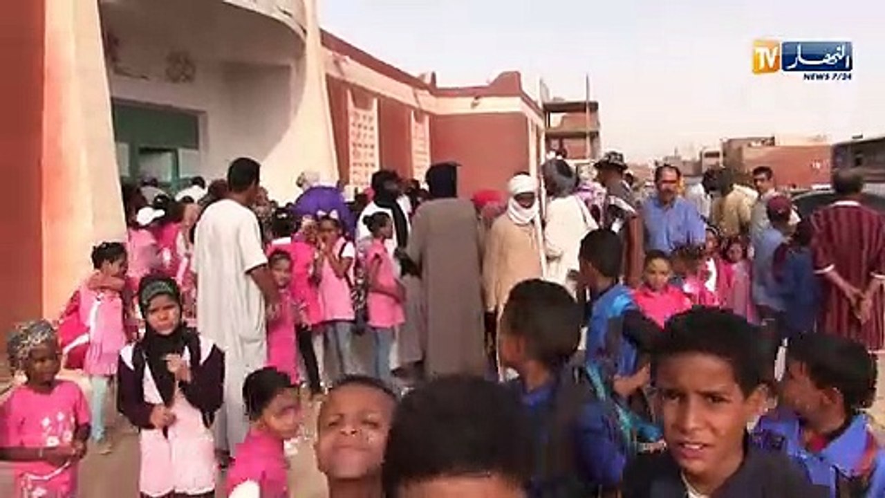 أدرار/ أولياء تلاميذ المدرسة الإبتدائية "الصالح ناجمي" يحتجون بسبب الإكتظاظ