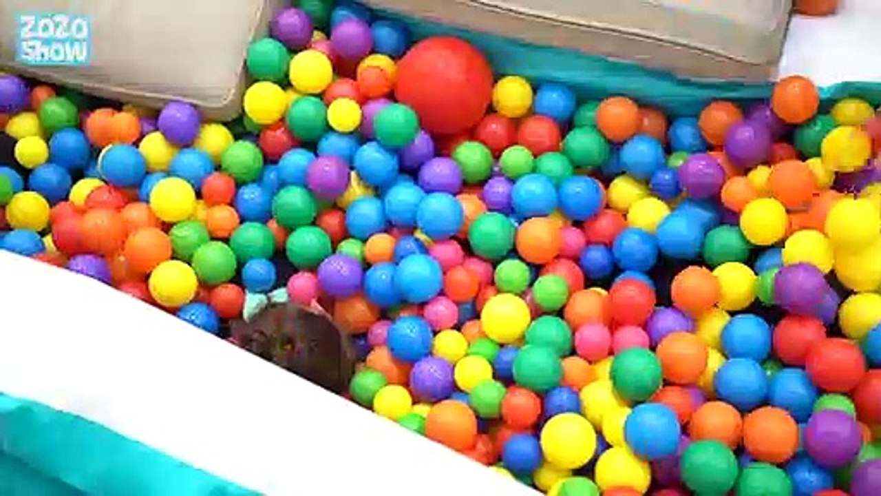 Magic Wand Fills Pool with Water Balloons   Teamwork   Sisters Song
