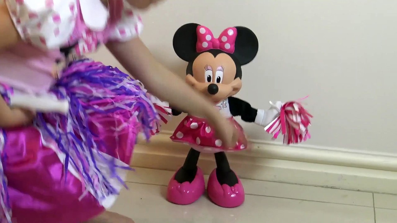 Minnie Mouse e  Malévola - Momentos para amar e apreciar para sempre!!