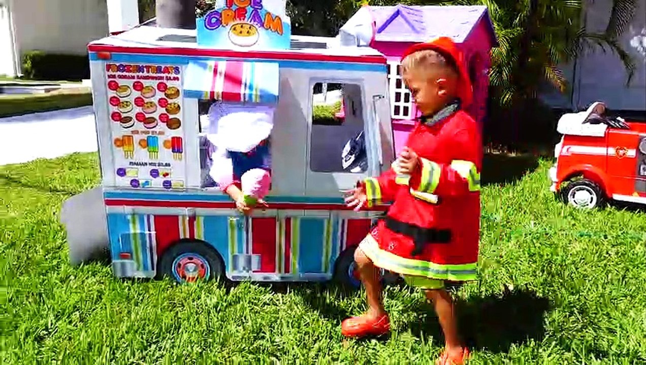Vlad and Nikita play with Ice Cream delivery truck