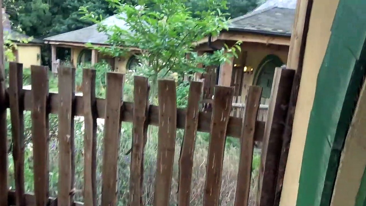 HOTEL TOUR • Morning Routine au Village Enchanté pour Hobbits - Studio Bubble Tea VLOG