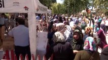 Şanlıurfa'da vatandaşlara Aşure ikramı