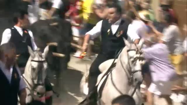 Susto en la primera entrada de toros y caballos en las fiestas de Segorbe