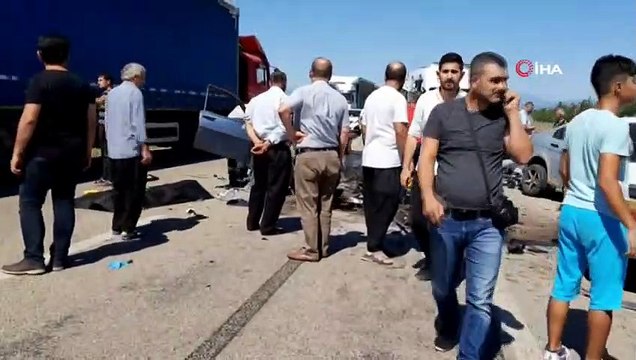 Kadirli'de Zincirleme Trafik Kazası; 3 Ölü, 4 Yaralı