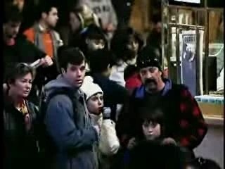 207 personnes immobiles dans la gare de New York [VOSTFR]