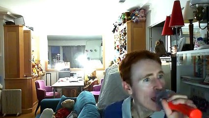 Wiwi égratigne "turn up the radio" d'Autograph