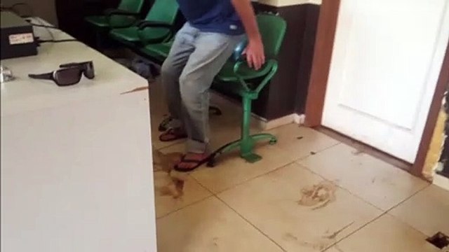 Acusado de esfaquear homem no Esmeralda é levado à delegacia