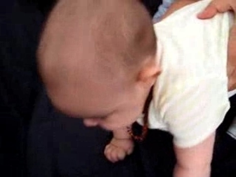 Avec Noah, 4 mois, dans le salon