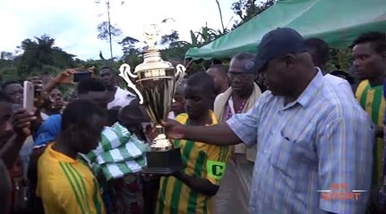 下载视频: Football | Le point de la finale du tournoi Dominique Ouattara à Gueyo