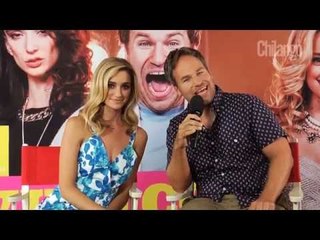 Saludos del elenco "Vivo con modelos" para Chilango