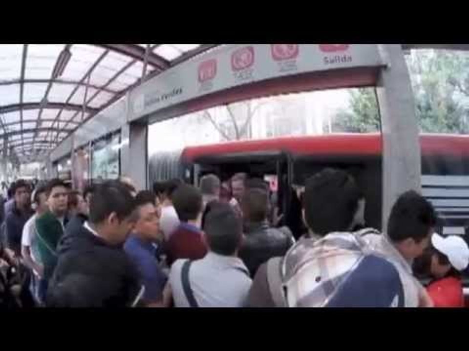 Línea 1 del Metrobús... al borde del colapso