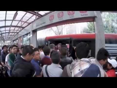 Línea 1 del Metrobús... al borde del colapso