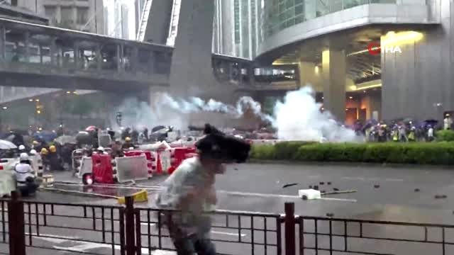 - Protestolar Hong Kong Ekonomisini Vurdu- Turist Sayısında Yüzde 40 Düşüş