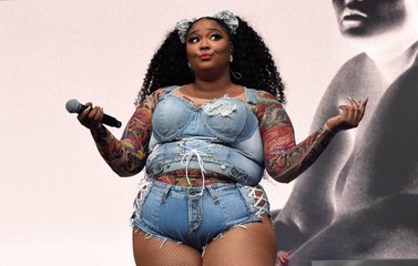 Lizzo Lands at No. 1 on 'Billboard' Hot 100 for Second Straight Week