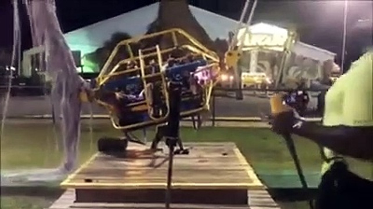 Quand l'élastique du manège lache juste avant le départ... Chanceux