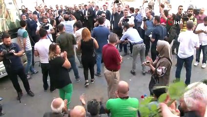 HDP önünde eylem yapan ailelere STK’lardan destek