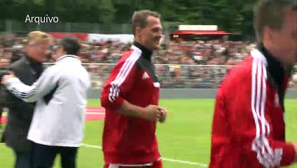 Schumacher faz tratamento em Paris