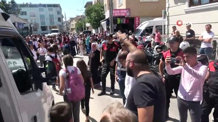 Bursa'da okul çevreleri abluka altında