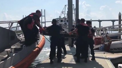 '선내 고립' 한국인 선원 4명 전원 구조 / YTN