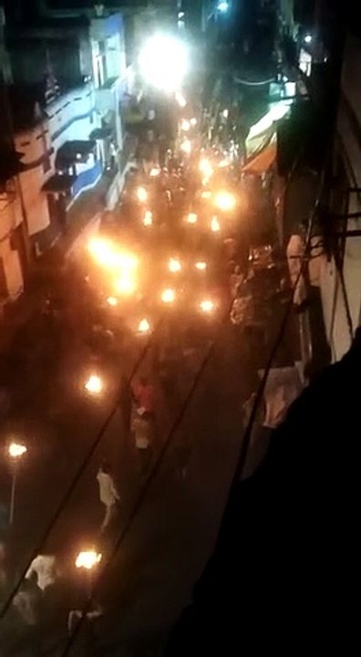 मशाल जुलूस पर पथराव आगजनी के बाद शाजापुर में धा...