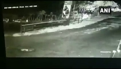 ஓடும் ஜீப்பில் இருந்து குழந்தை தவறி விழுந்த கொடுமை! | Baby Fall down from car