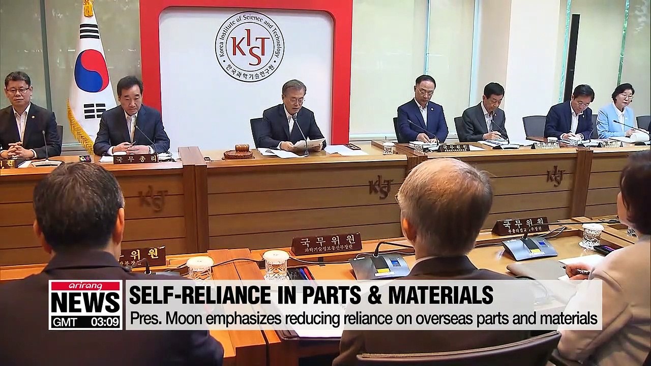 Strengthening local parts, materials industry foundational for Korean economy's next 100 years: Pres. Moon