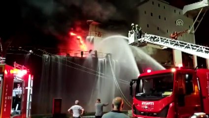 Hatay'da geminin makine dairesinde yangın