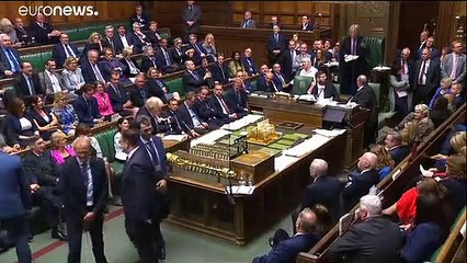 Парламент Великобритании приостановил работу