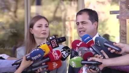 RTV Ora - Opozita pas takimit me Komisonin e Venecias Rama kërkon ta tërheqë në lojën e turpshme