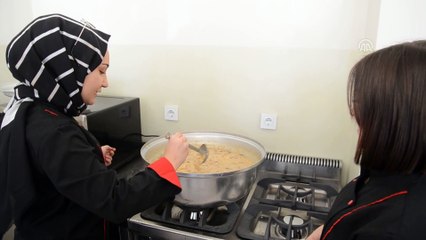 Çölyak hastalığına dikkati çekmek için 'glütensiz aşure' yaptılar - KÜTAHYA