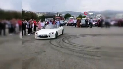 Lüks otomobillerle yolu kapatıp böyle drift yaptılar