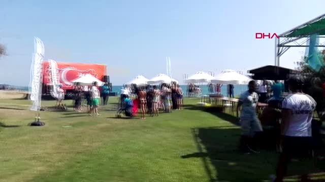 Antalya turistlere aşure ikramı