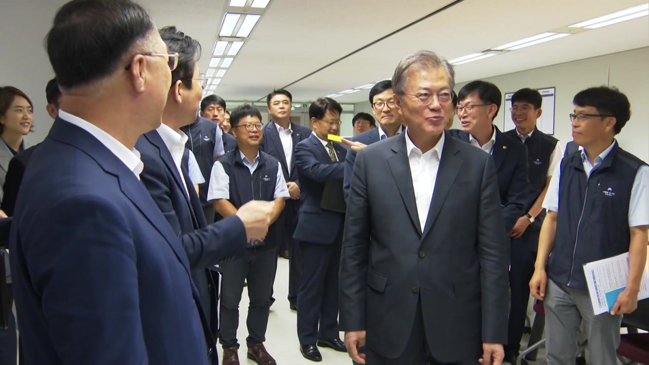 日 수출규제 대응 지원 위해 "야식 좀..." "차질없이 지원" / YTN