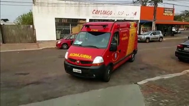 Homem socorrido pelos bombeiros é levado para a UPA Brasília