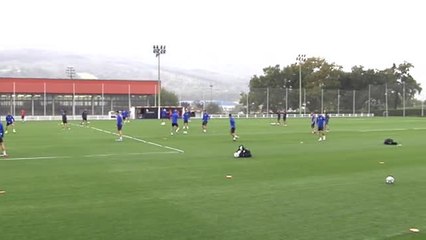 El Athletic entrena bajo la lluvia