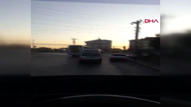 Konya öğrenci servisi önce şerit ihlali yaptı sonra kırmızı ışıkta geçti
